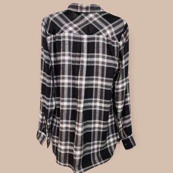 COPY - Old Navy - Plaid Soft Down button Shirt  - Size M - Black/White - Picture 3 of 4